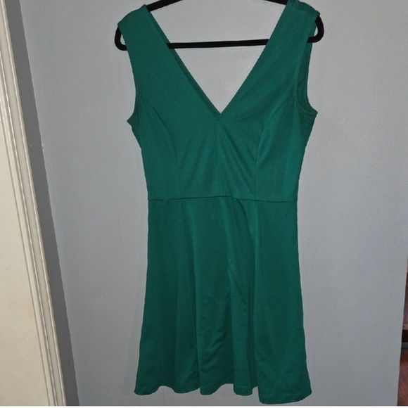 Medium H&M Emerald Sleeveless Mini Dress V Neck Flowy Vintage Pinup 90s - Picture 4 of 5